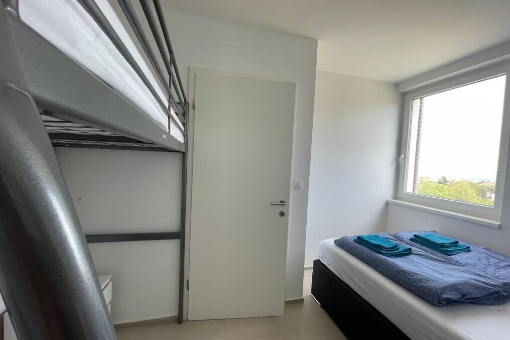 Apartment Gema - One Bedroom Apartment Izola Exterior photo