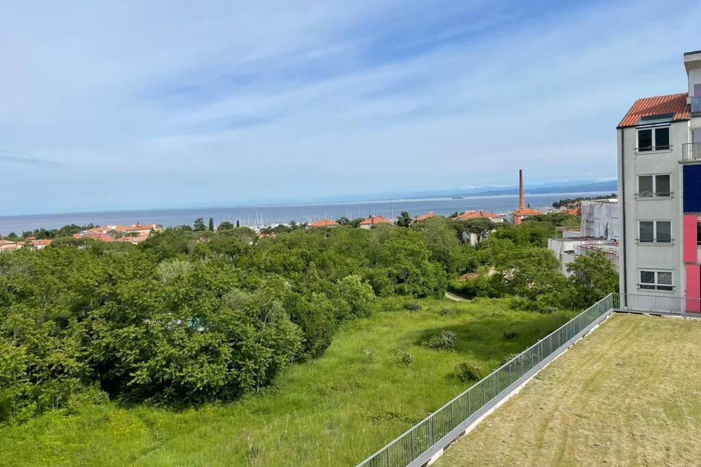 Apartment Gema - One Bedroom Apartment Izola Exterior photo